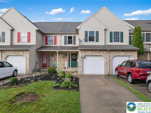 8067 Heritage Dr, Alburtis, PA 18011