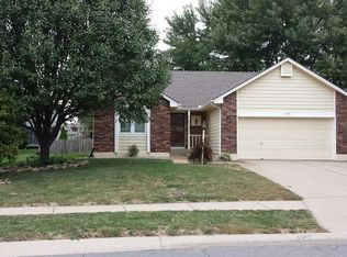 1112 SW 8th Ter, Lees Summit, MO 64081