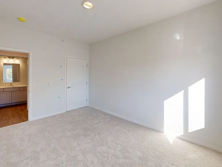 Overlook Apartments — Photo 15