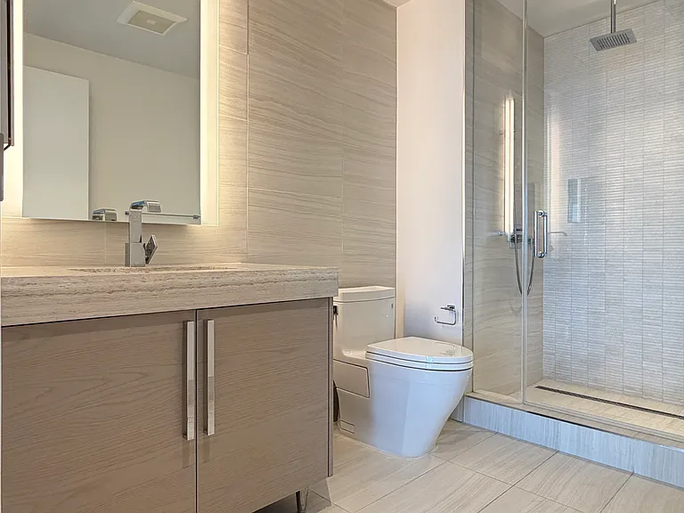 888 W East St #1504 — Photo 9