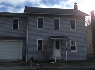 349 S Broad St, East Bangor, PA 18013