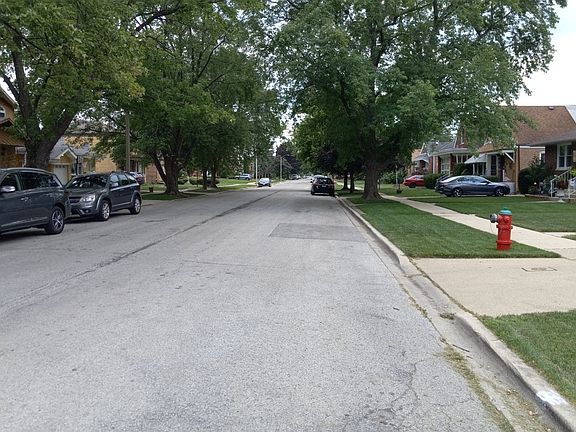 5th image of 9130 S Richmond Ave