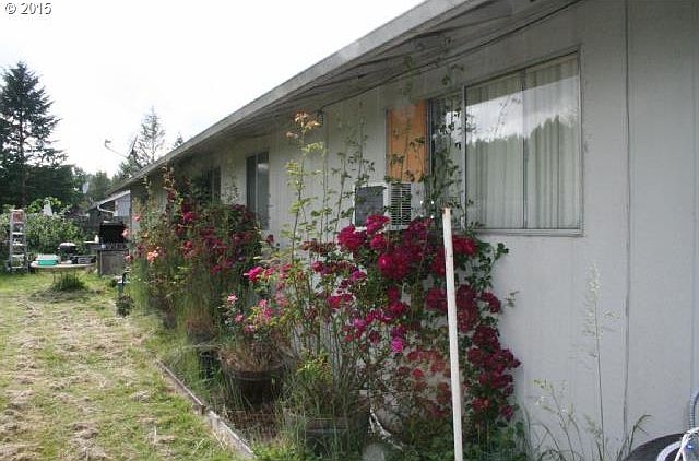 2nd image of 10511 NE 44th St