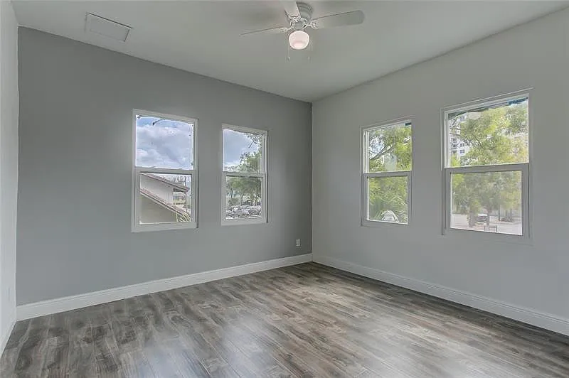 Building Photo - 1833 Taylor St #2