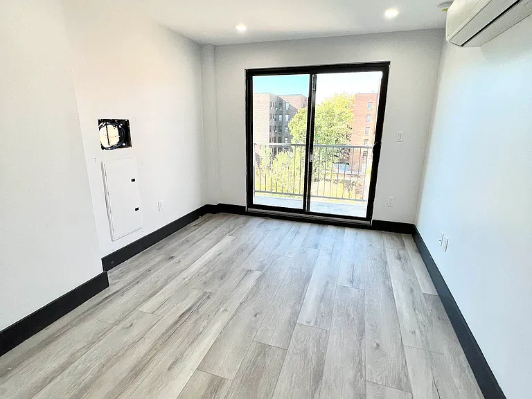 868 New York Ave #7 — Photo 2