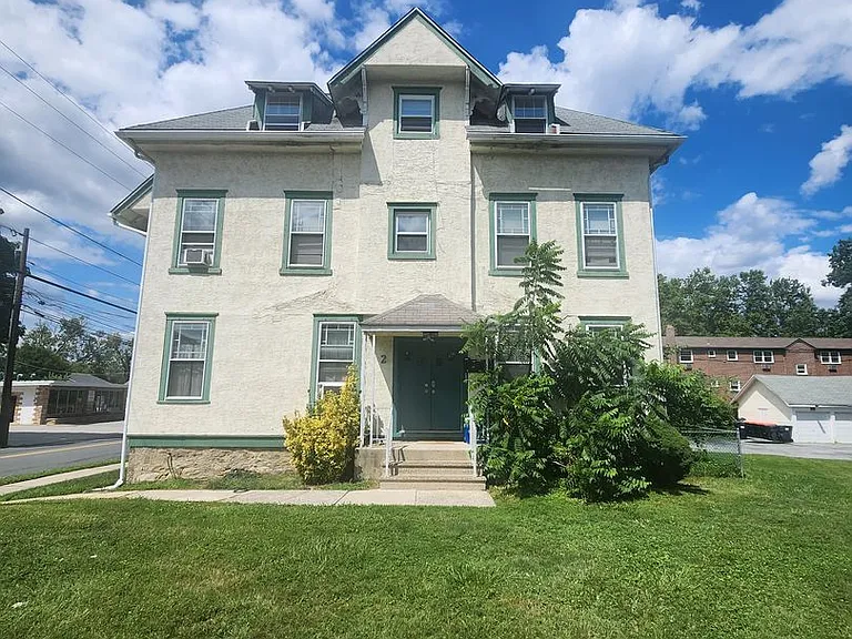 2 Linden Ave — Photo 1