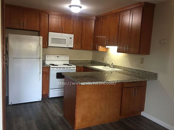 2nd image of 1555 Maurice Ln APT 2