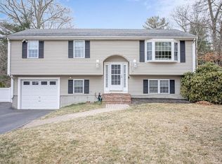 10 Elizabeth Dr, Raynham, MA 02767
