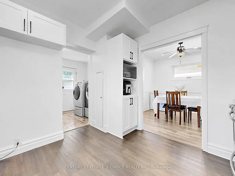 419 Adelaide Ave W — Photo 15