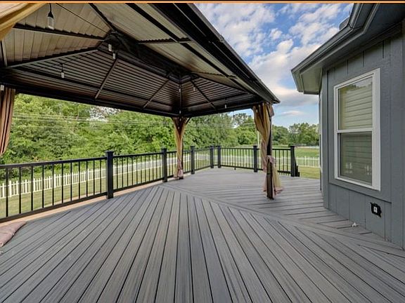 2nd image of 1805 Bur Oak Dr