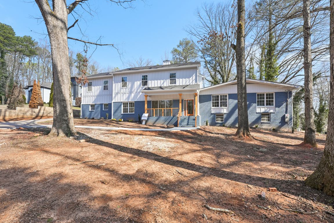 Cascade Rd-S2402-001.jpg