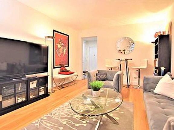 2nd image of 350 E 54th St APT 3E