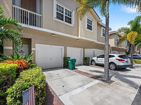 3rd image of 113 LIGHTHOUSE Circle #C