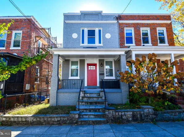 730 Roxboro Pl NW, Washington, DC 20011