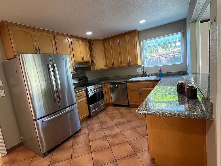 1324 Bertland Ct — Photo 9