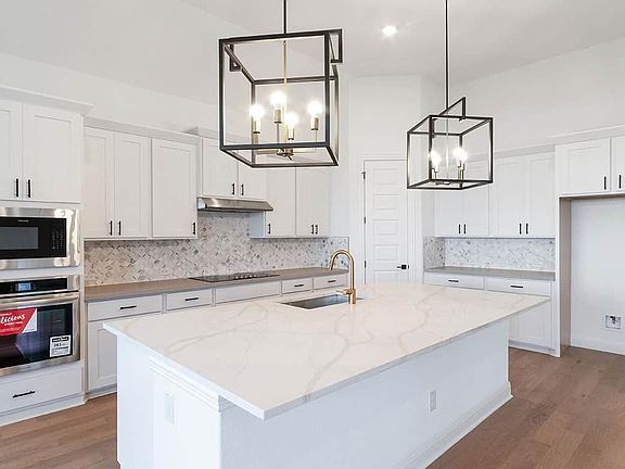 Yale - Kitchen