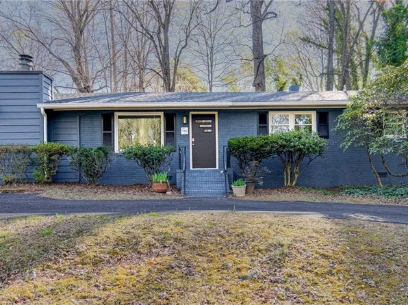 137 Linbrook Dr, Winston Salem, NC 27106