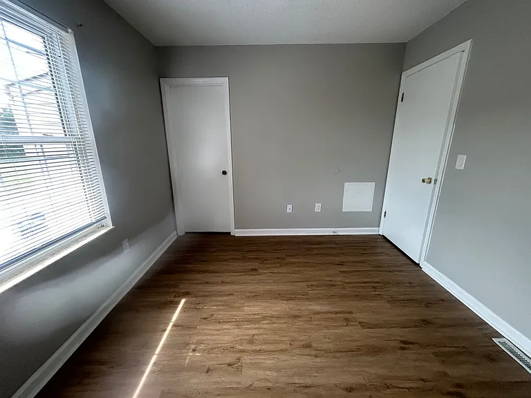 940-703 Glenn St — Photo 11