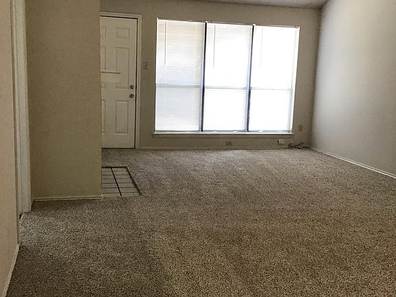5th image of 810 Blessing Creek Dr