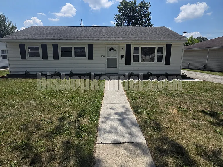 1023 Brenda Ct — Photo 10