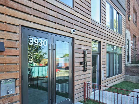 Entryway at Fahrenheit Apartments