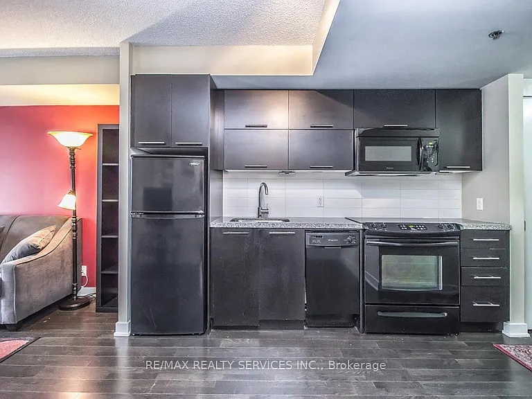 21 Nelson St #226 — Photo 6