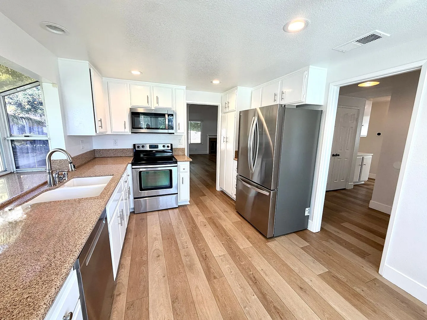 Welcome Home to Prestigious North Upland Living — Photo 4