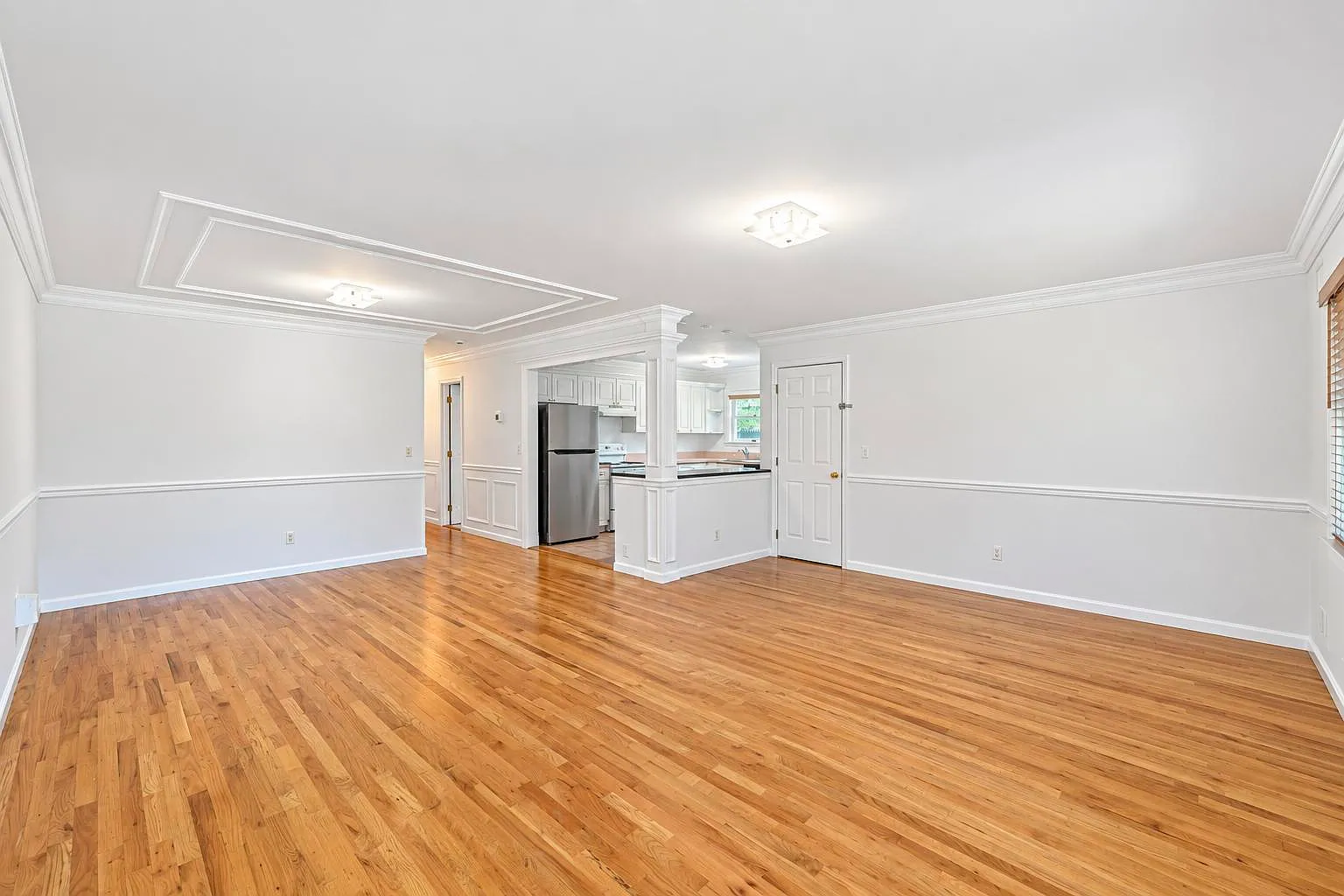 18 Hillcrest St — Photo 2