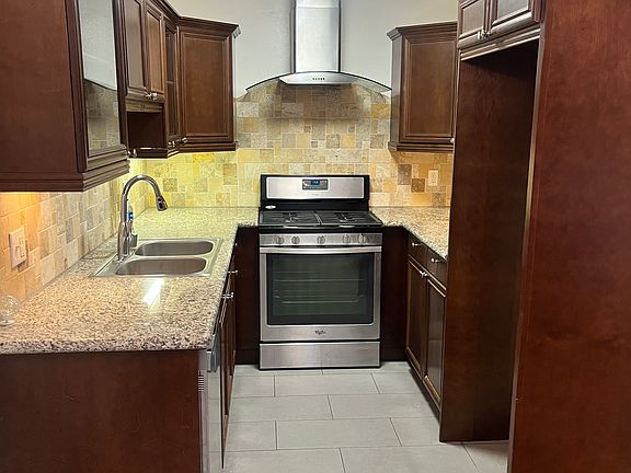 3rd image of 3220 Altura Ave APT 132