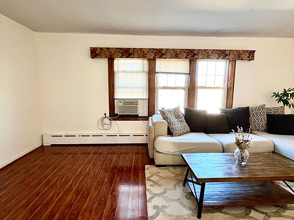 5th image of 40 Grant Pl Floor 2
