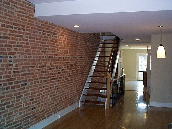 Open views from end to end - entertain!