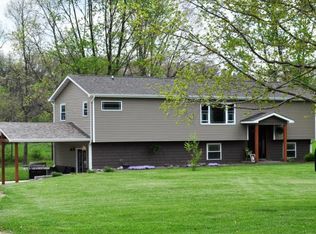 20236 Arrowhead Rd, Charleston, IL 61920