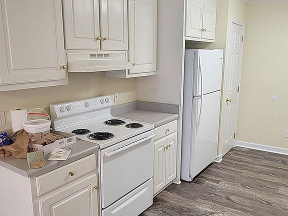 2nd image of 152 Highland Way #A
