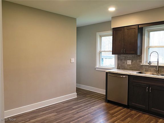 4th image of 39585 Calann Dr