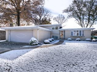 198 Murray Dr, Wood Dale, IL 60191