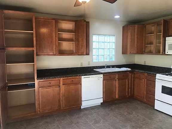 4th image of 221 Mira Mar Ave #1/2