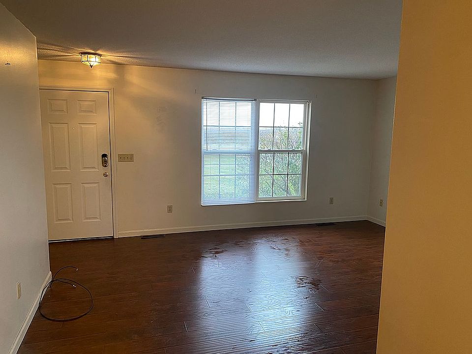 2102B N Prairie St, Tuscola, IL 61953 Zillow