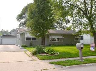 2318 8th St, Silvis, IL 61282