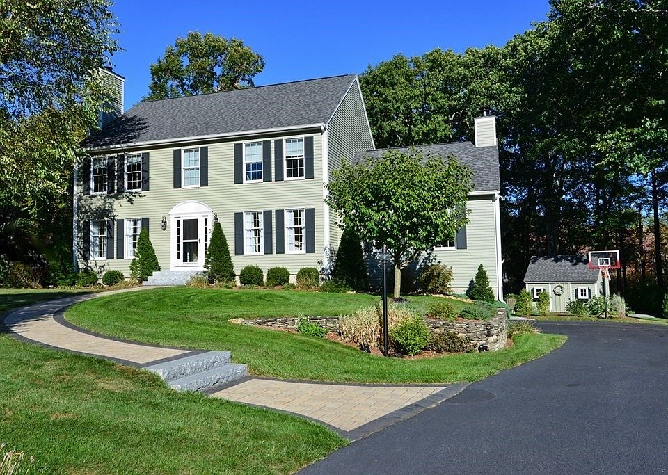 1st image of 3 Christina Dr