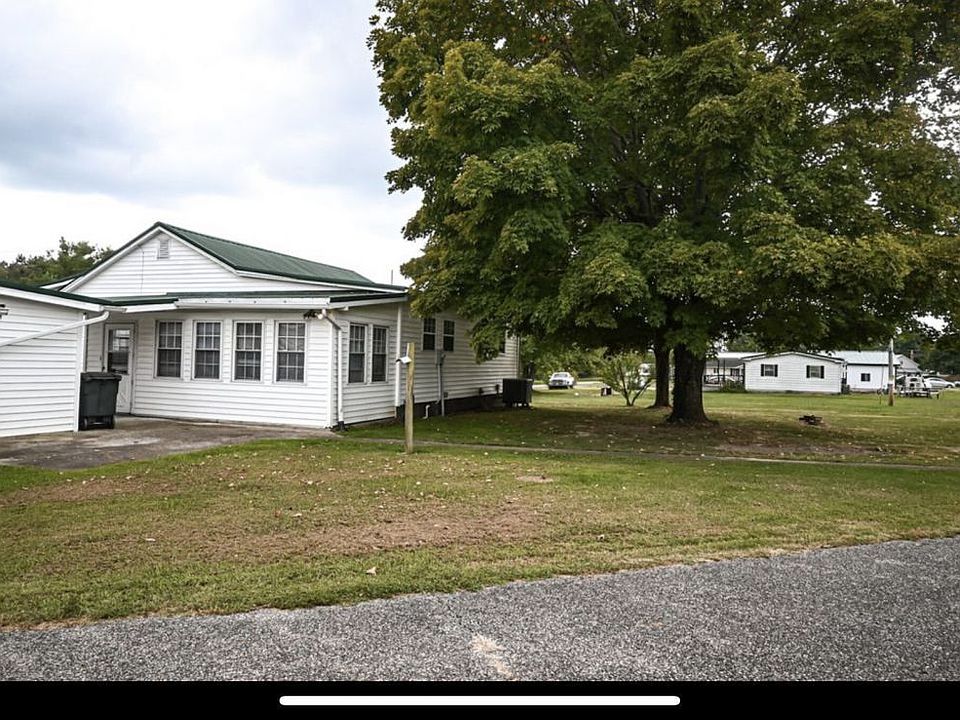 1st image of 109 S Town St