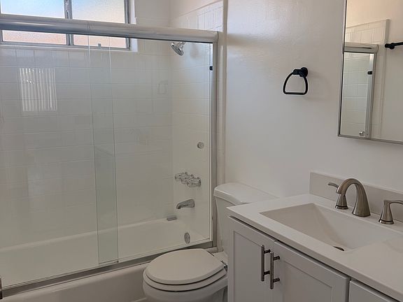 4th image of 8114 Owensmouth Ave #7