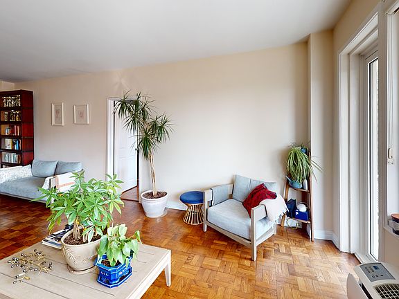 3rd image of 40 E 9th St APT 12A