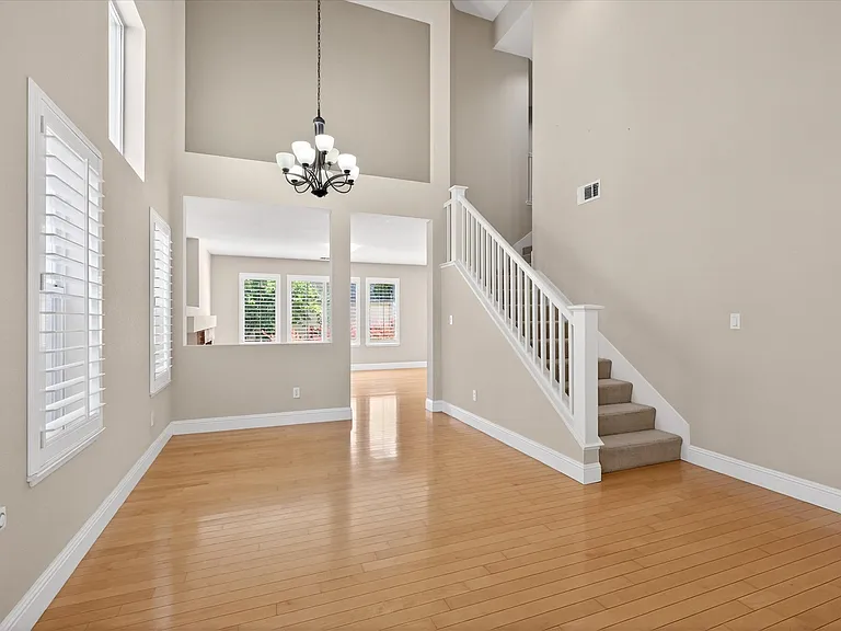 2056 Olivia Ct — Photo 7