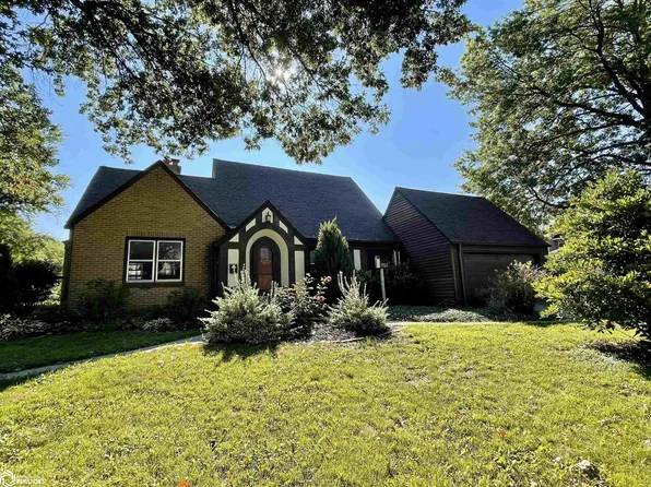 702 High Ave E, Oskaloosa, IA 52577