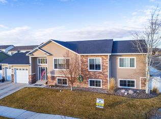 1902 23rd St W, Williston, ND 58801