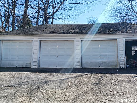 3rd image of 150 Oak Street