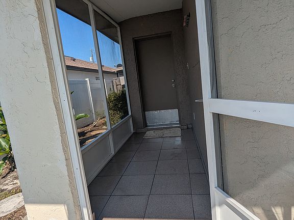 4th image of 7219 N Hale Ave #A