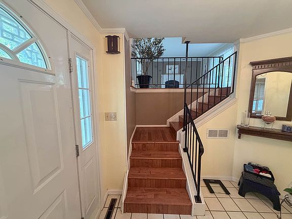 5th image of 509 Wilkin Ave