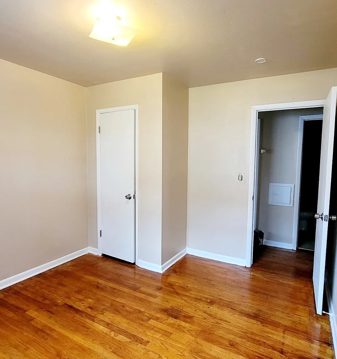 2 bed, 1.5 bath, 1100 sqft, $1,325 — Photo 2