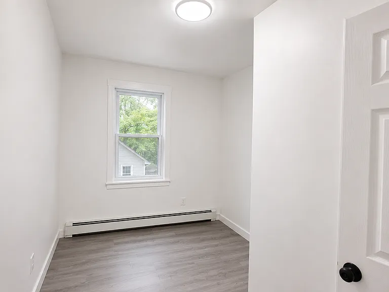 156 West St #1 — Photo 6